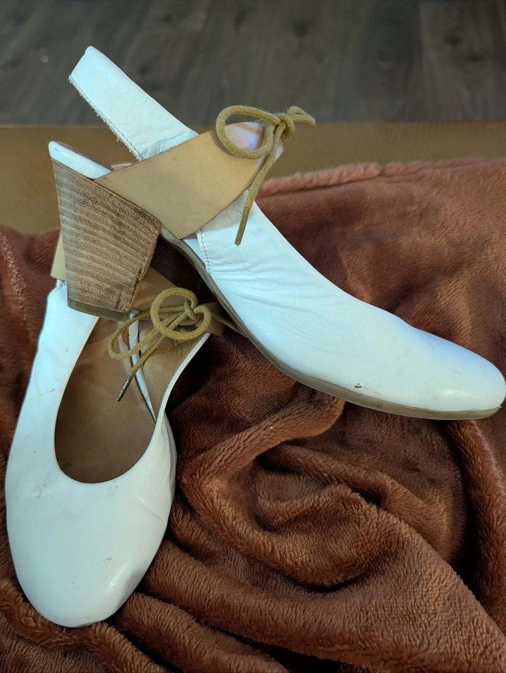 Bueno Nanci Slingback Heels - Picture 3 of 9